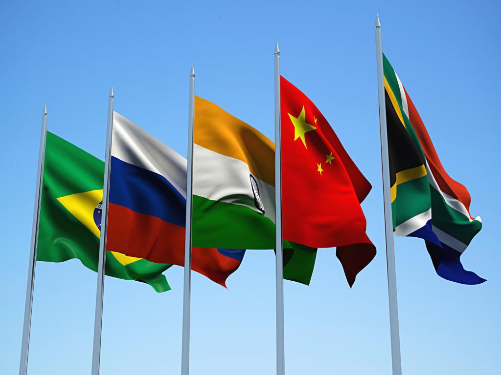 флаги стран участниц БРИКС