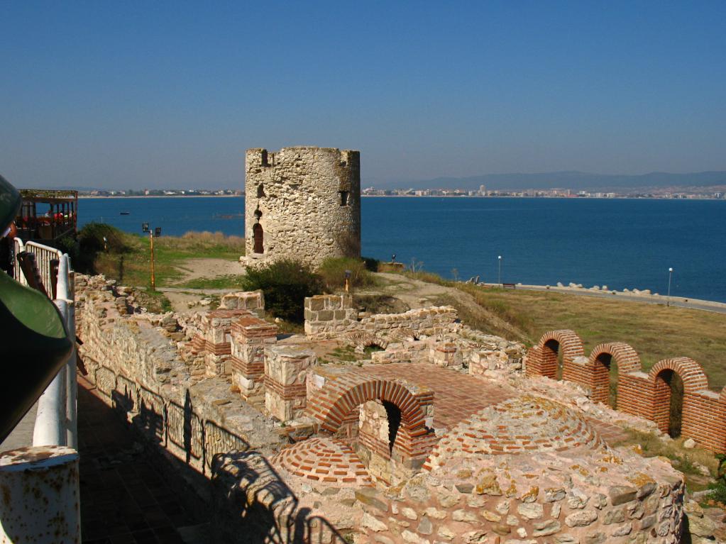Крепостная стена Несебр