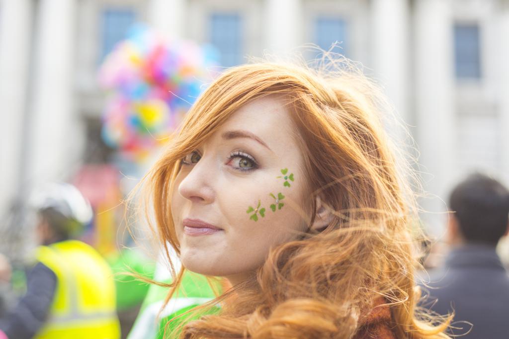 Молодая ирландская девушка