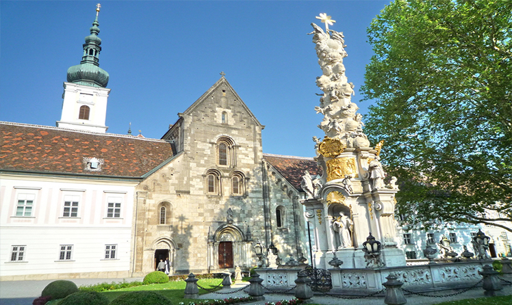 монастырь Хайлигенкройц