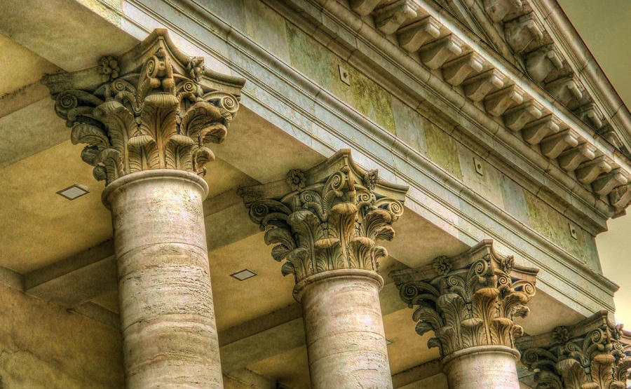 Коринфские колонны - это архаика