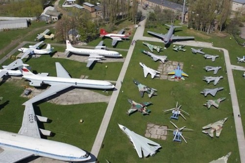 Государственный музей авиации Украины в аэропорту Киев (Жуляны)