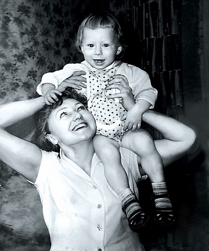 Маленький Алеша с мамой, 1961 год