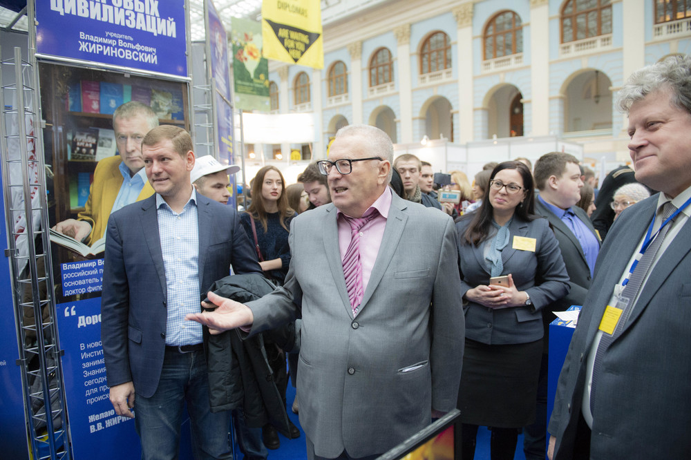 Жириновский Владимир Вольфович в центре