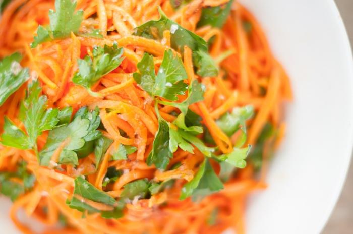 салат с корейской морковью 