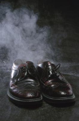 как избавиться от запаха пота в обуви