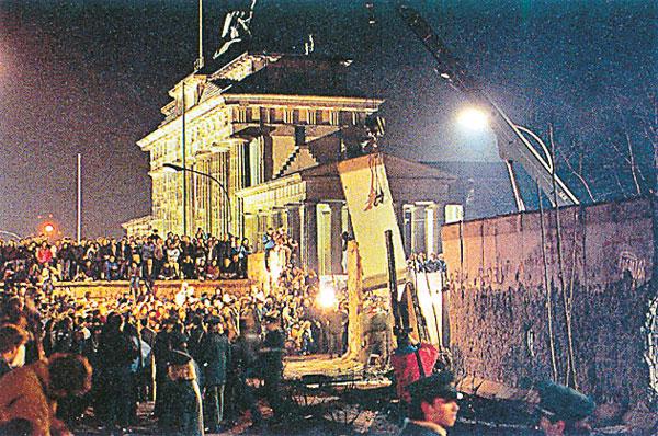 разрушение берлинской стены