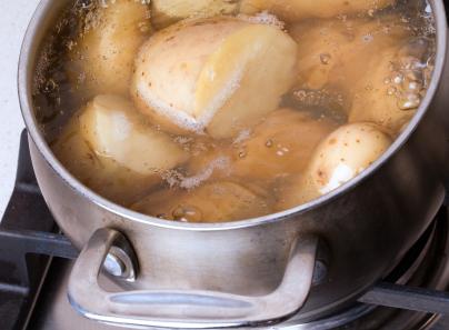 сколько надо варить картошку