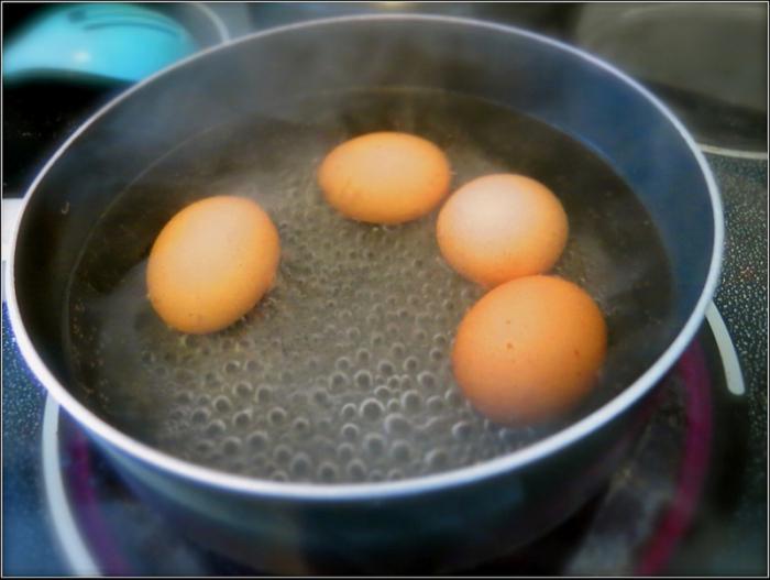 сколько варить яйца