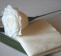 как сделать розу из гофрированной бумаги
