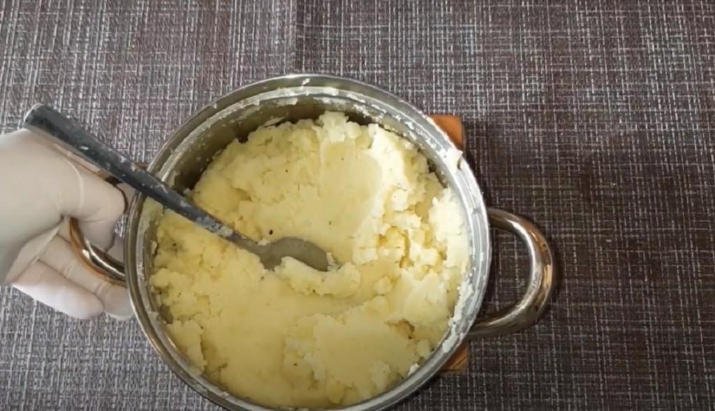 Отварной молодой картофель под сырным соусом рецепт с фото пошагово