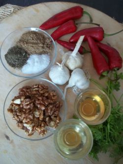 рецепты приготовления сырой аджики