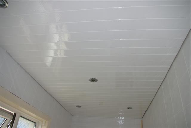 подвесной потолок из пластиковых панелей