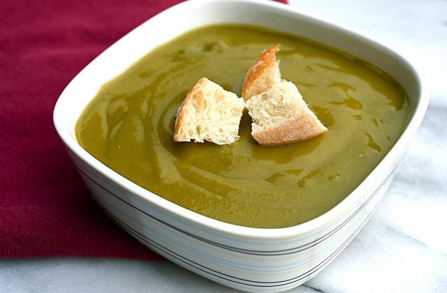 Зеленый суп со щавелем