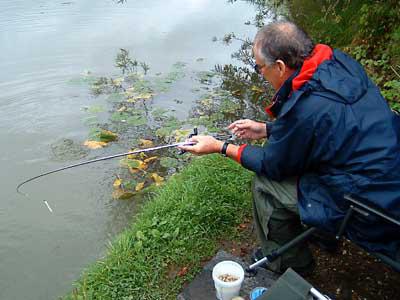 Как ловить окуня на поплавочную удочку и собрать оснастку