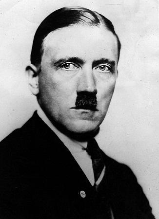 В каком году умер Гитлер
