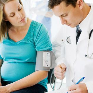 Тошнота на ранних сроках беременности: как бороться?