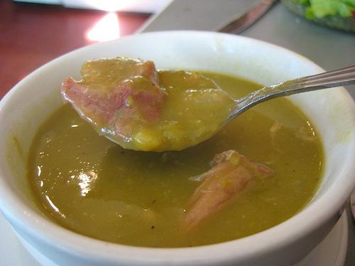 гороховый суп на свином бульоне 