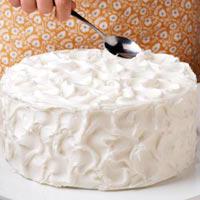 Как украсить торт кремом