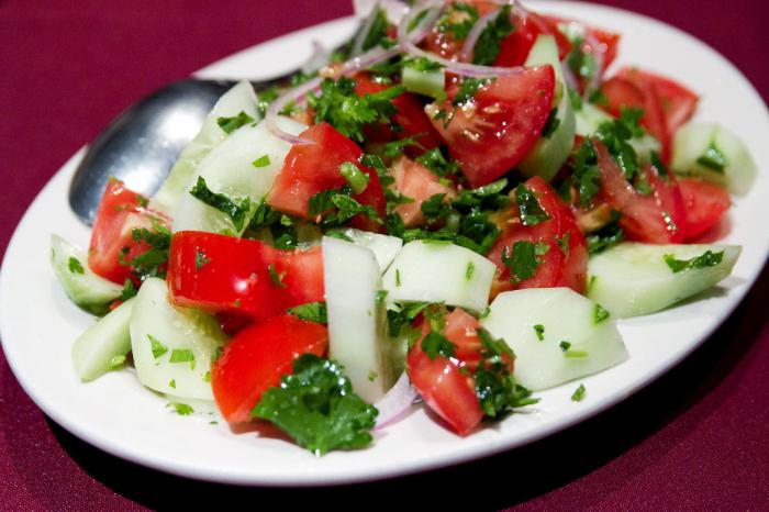 салат грузинский с помидорами