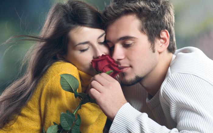 Как целоваться с парнем в первый. Как правильно целоваться в первый раз в губы: советы парням и девушкам о первом поцелуе. Во время поцелуя