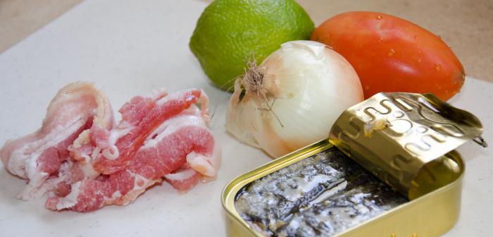 Рецепт приготовления салата с рыбной консервой
