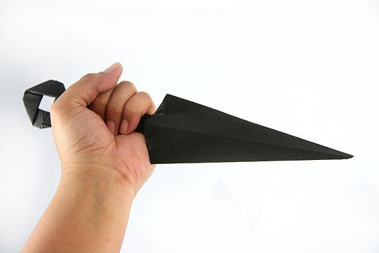 Как сделать из бумаги нож без клея