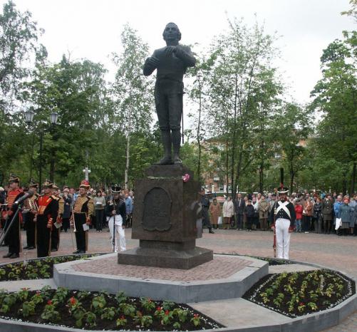 памятник державину в петрозаводске 