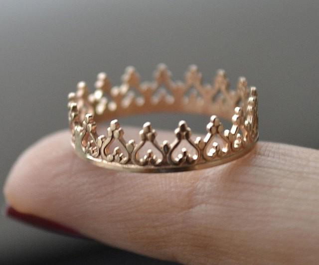 кольцо женское в виде короны