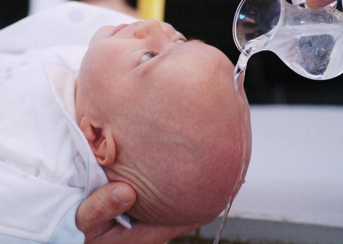 когда крестят новорожденного ребенка