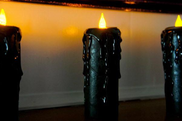 свечи черного цвета