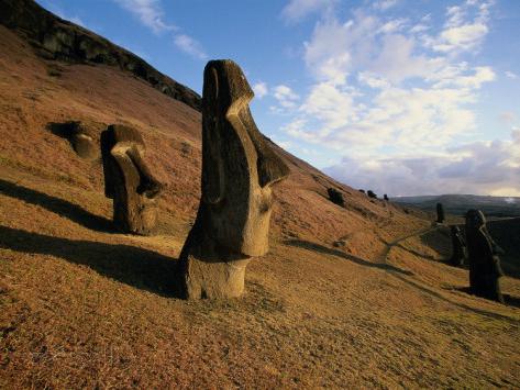 статуи острова пасхи имеют туловище