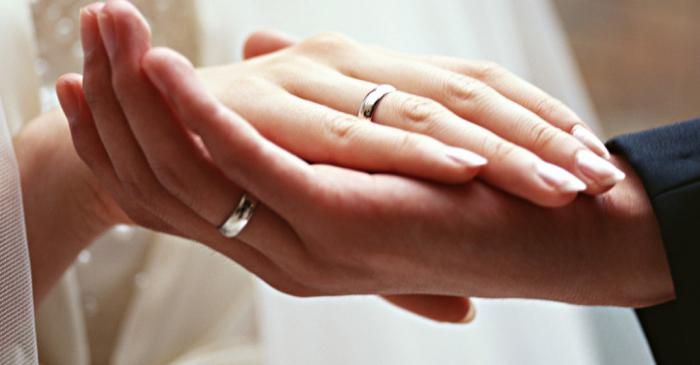 серебряное венчальное кольцо
