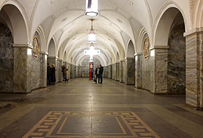парк горького станция метро