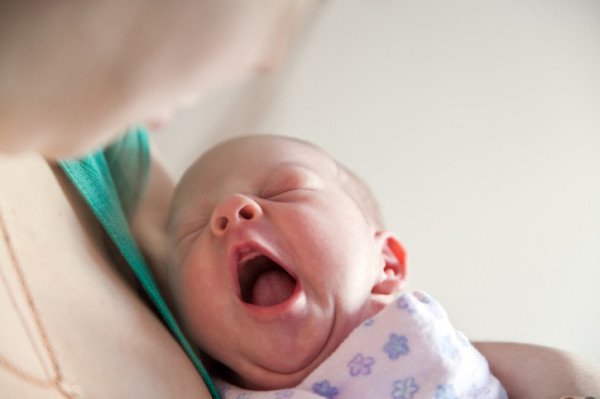 как новорожденного уложить спать 