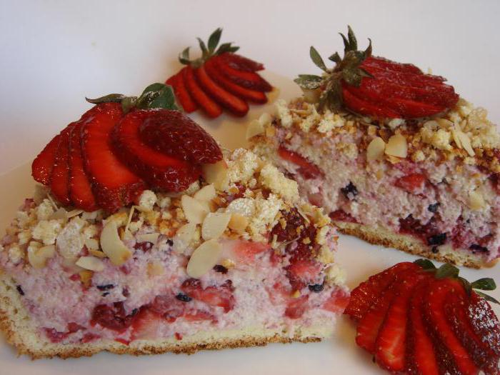 торт со свежими ягодами