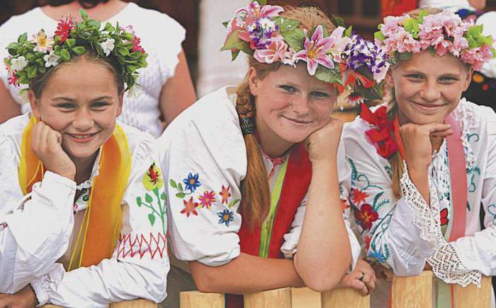 Белорусский костюм женский