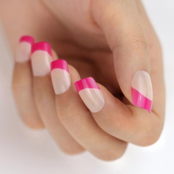 розовый френч на ногтях