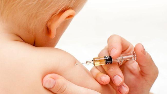 Какие прививки делают детям в 2 месяца