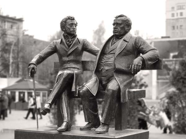Пушкин и Жуковский - очень близкие друзья: