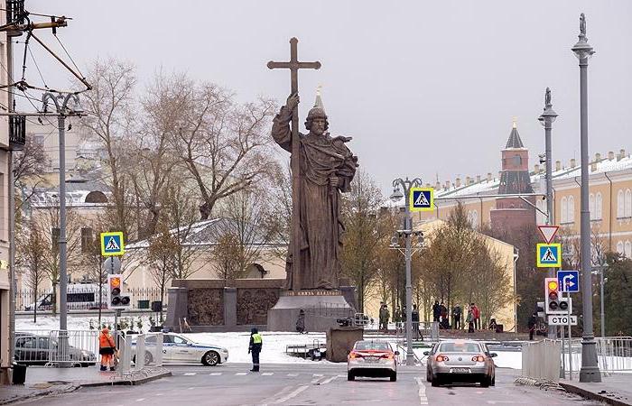 новый памятник князю владимиру в москве