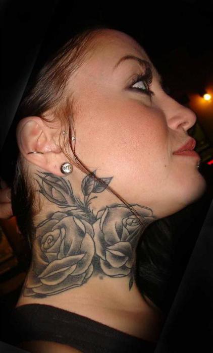 Татуировки на шее цветы