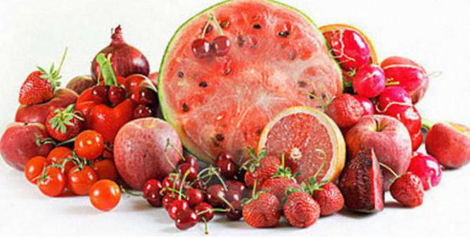 красные фрукты