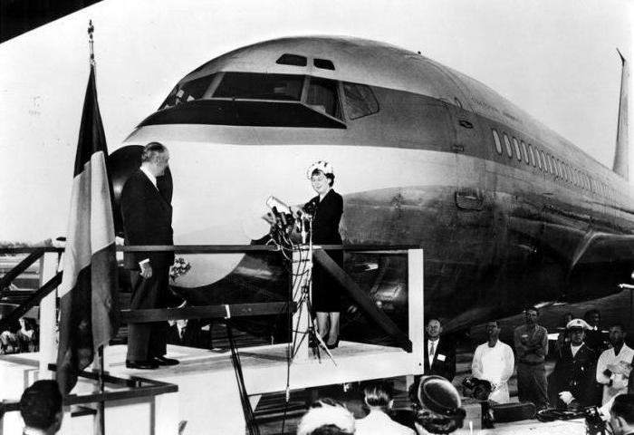 "Боинг 707"