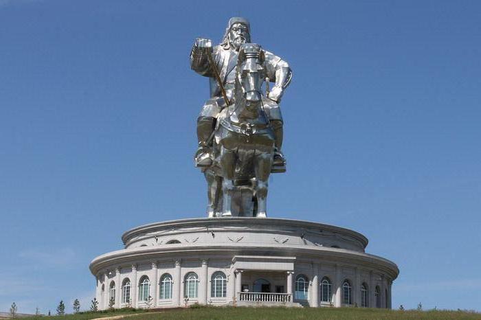 сколько метров высотой памятник чингисхану в монголии