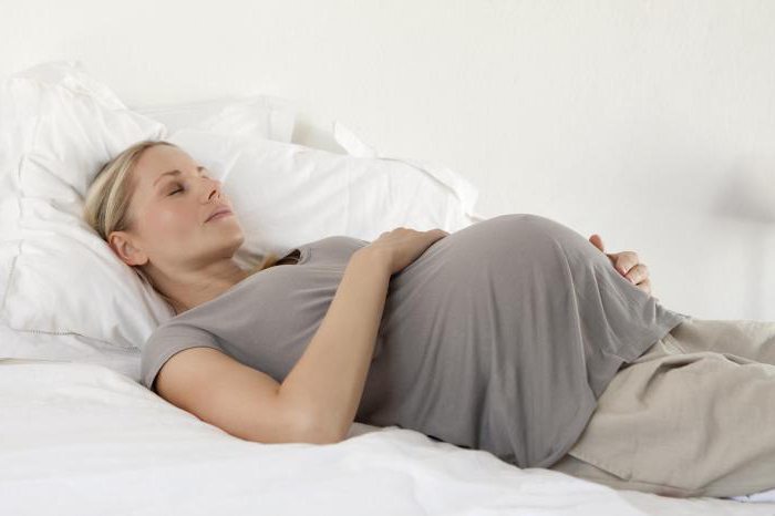Видеть во сне знакомую беременную женщину – что означает?