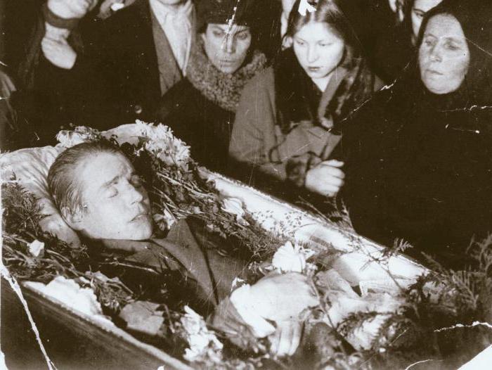 Могила есенина на ваганьковском кладбище