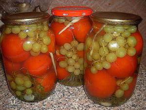 консервирование помидоров на зиму с виноградом