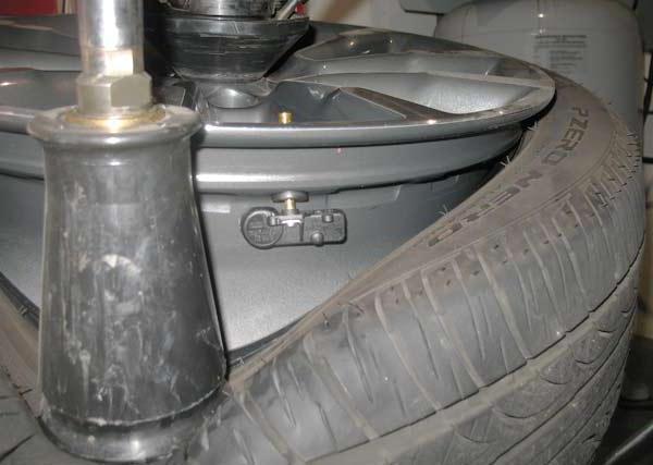 установка датчика давления в шинах
