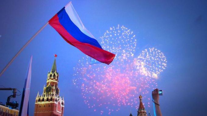 День независимости когда отмечают в России — как называется праздник 12 июня?